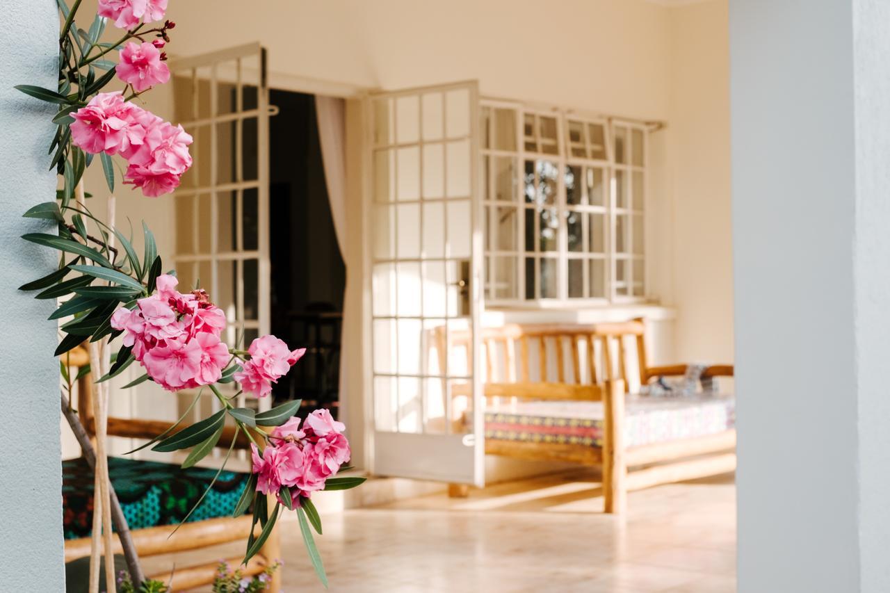 The Guinea Fowl Bed & Breakfast Entebbe Luaran gambar