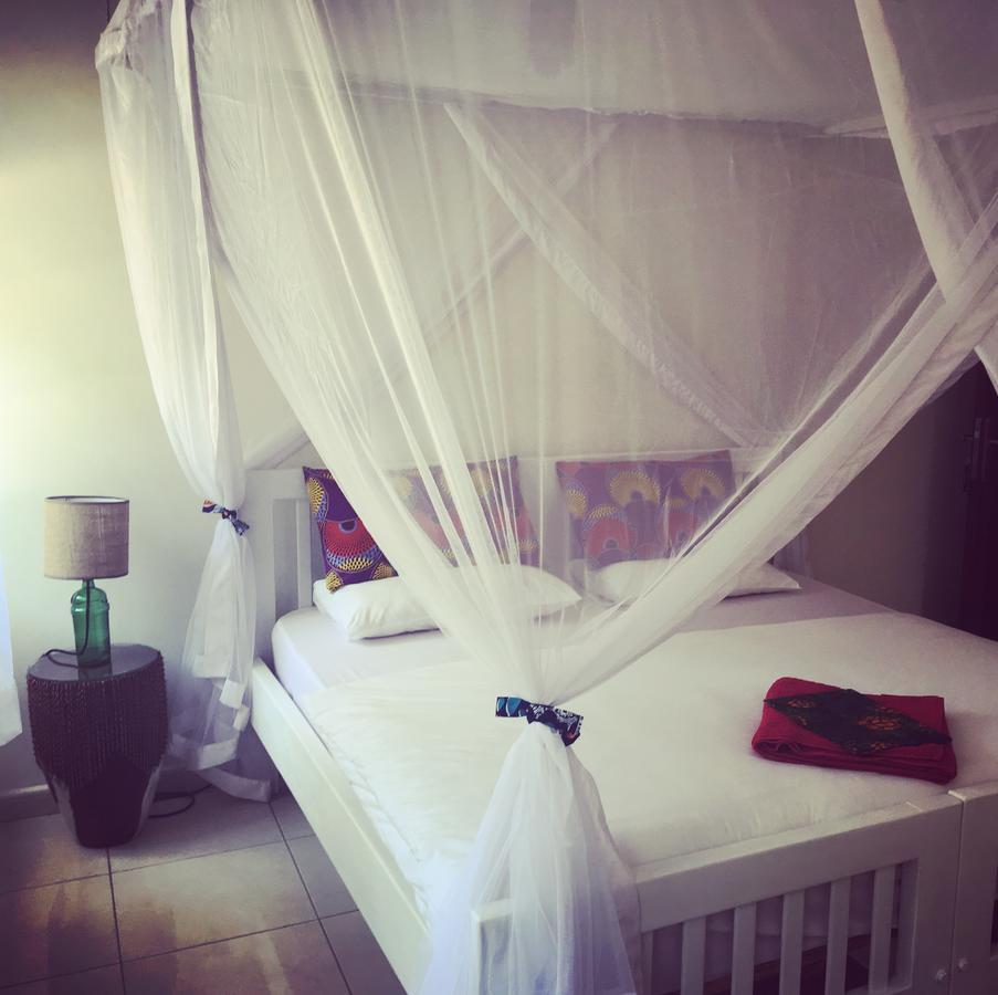 The Guinea Fowl Bed & Breakfast Entebbe Luaran gambar