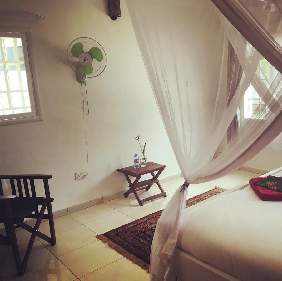 The Guinea Fowl Bed & Breakfast Entebbe Luaran gambar